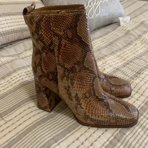Size 9 Sam eldelman boots